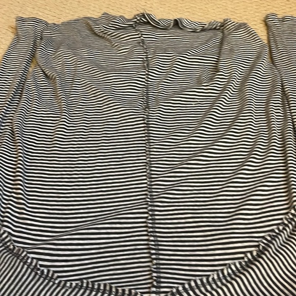 Bordeaux Ladies Grey Striped Top Medium - Picture 5 of 5